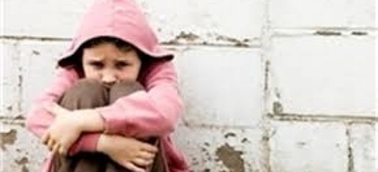 با خاطرات سوء استفاده جنسی یکی از خویشاوندان چه کنم؟